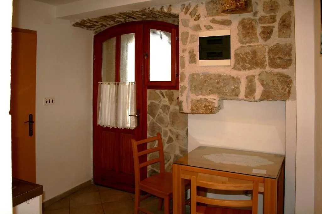 Vendégház Rooms And Apartments Emily Split