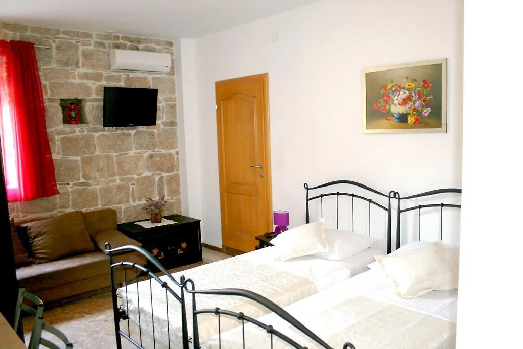 Rooms And Apartments Emily Split Vendégház